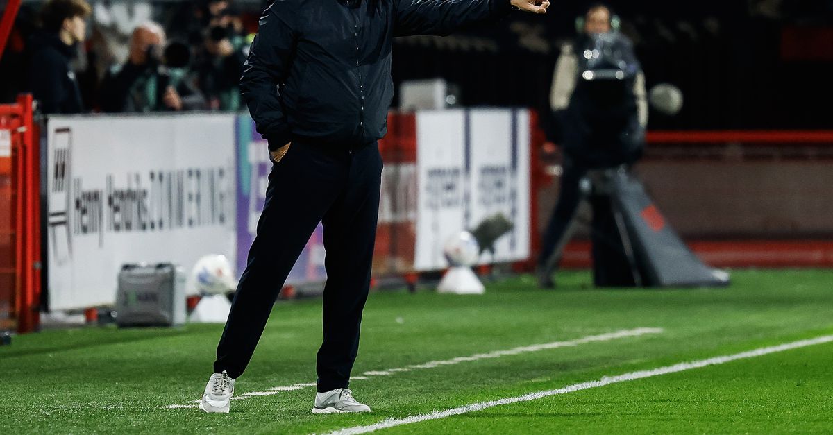 Onder Van den Brom lonkte Champions League even voor FC Twente, maar na 1-1 tegen NEC wordt tweede plaats lastig