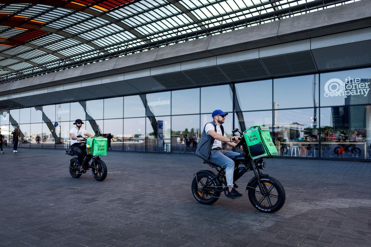 Hard gaan zonder helm op het fietspad – rijden als een koning op de fatbike 