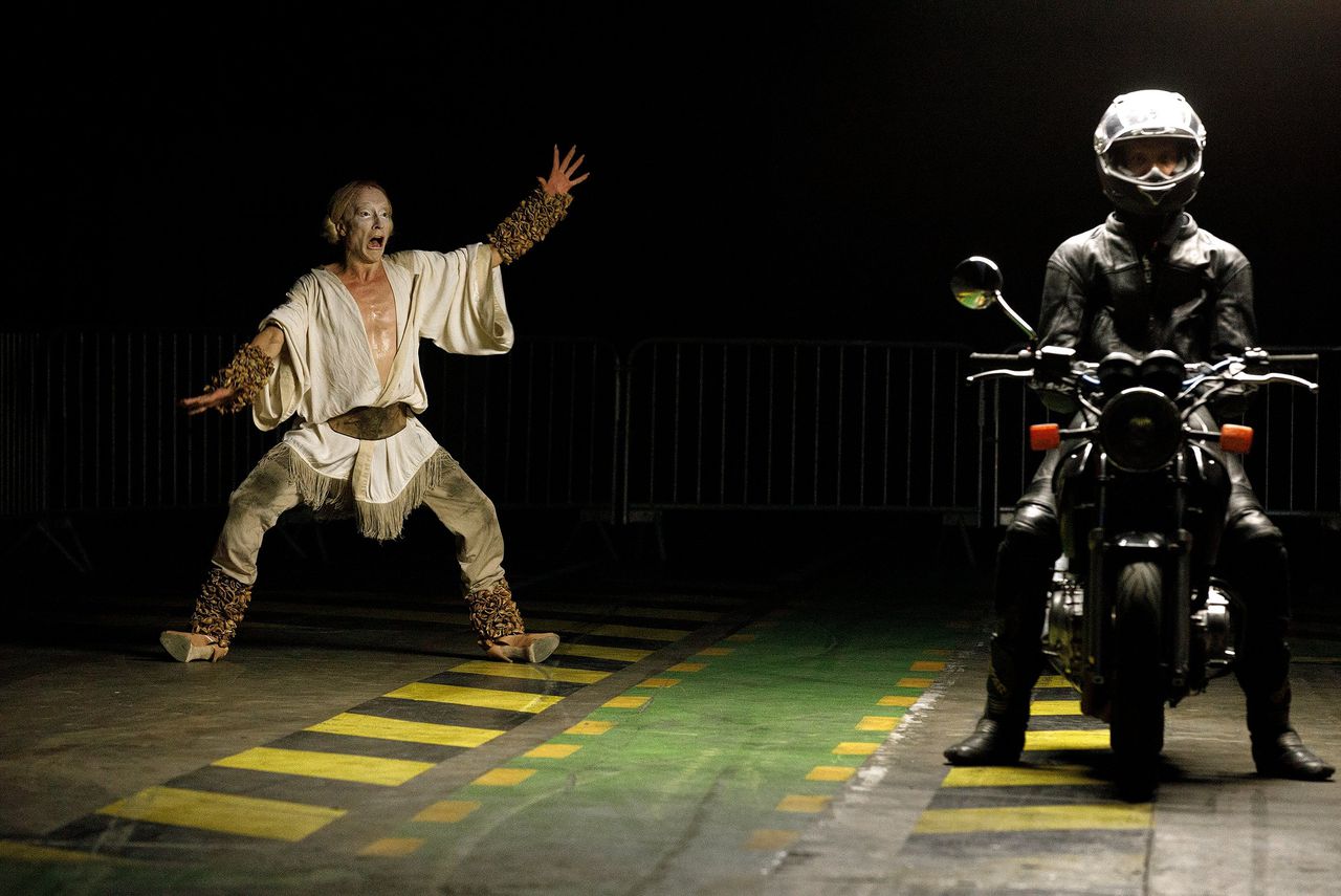 Zwak dansvlees strijdt om aandacht van hard motorstaal in ‘Radio Vinci Park’