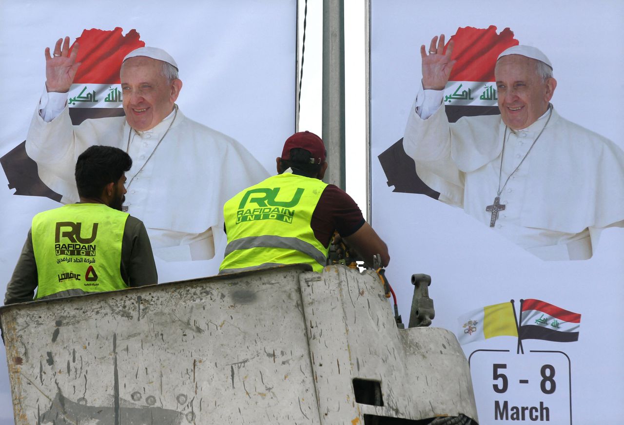 Paus bezoekt Irak, met risico op veel besmette Irakezen 