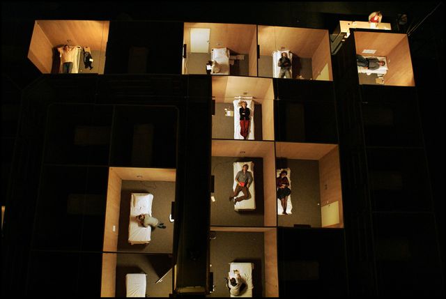 Beeld van de voorstelling ‘U bevindt zich hier’, van Dries Verhoeven. 