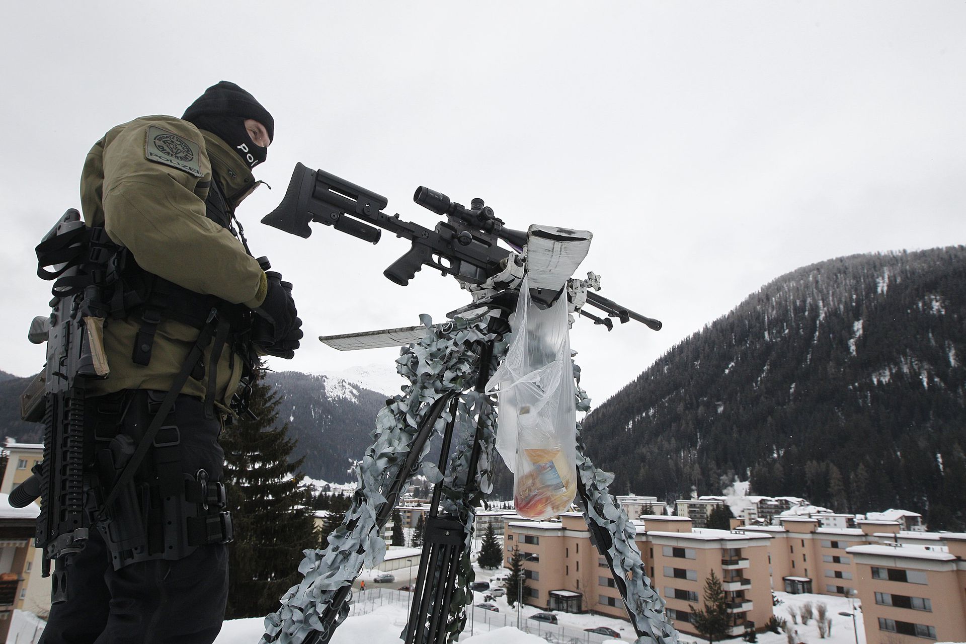 Up security. Switzerland Special Forces. Polizei снайпер. Switzerland Army Gear. Sniper Polizei Davos Switzerland to.