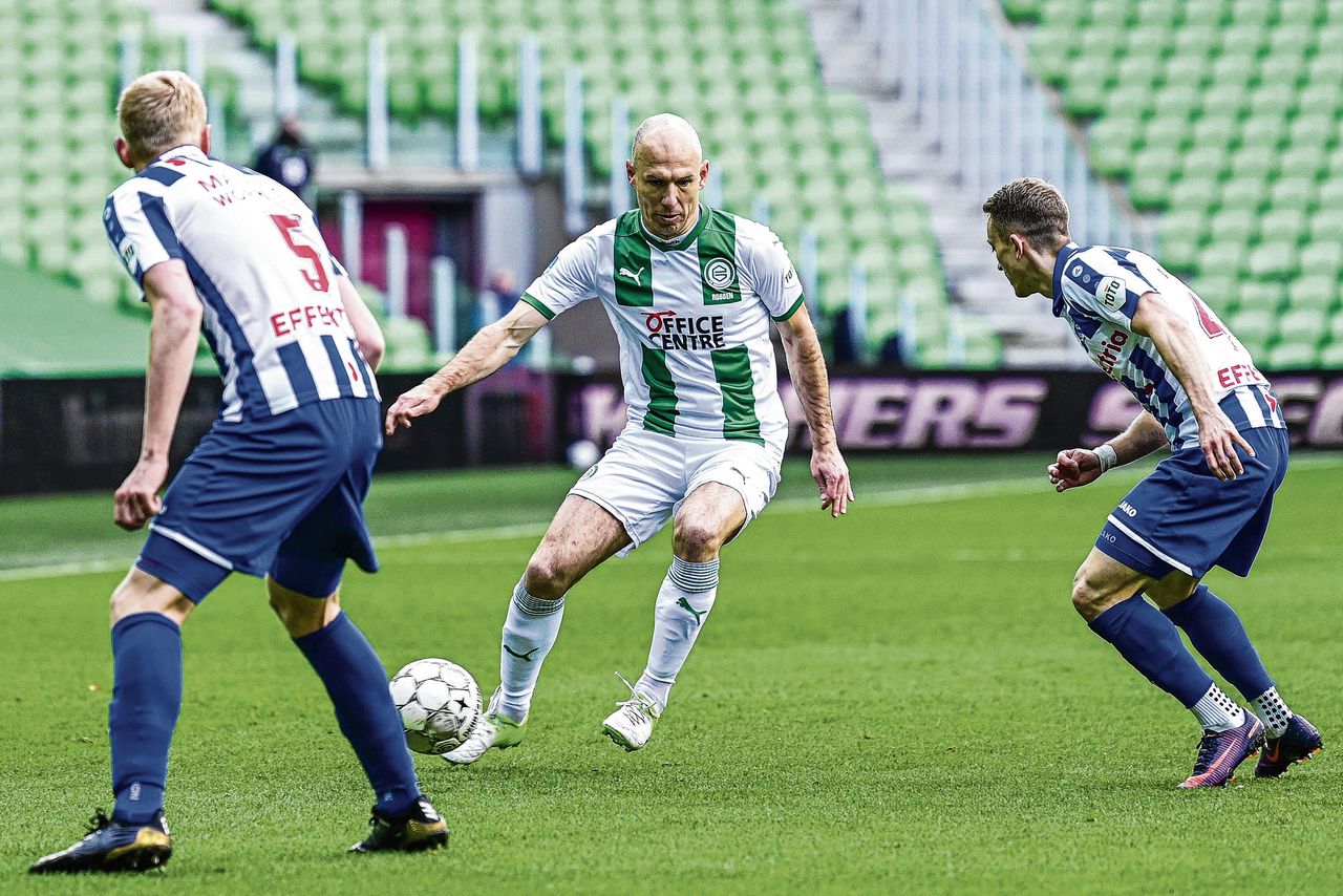 Arjen Robben keerde na 23 wedstrijden afwezigheid terug op het veld bij FC Groningen, in het duel met sc Heerenveen.