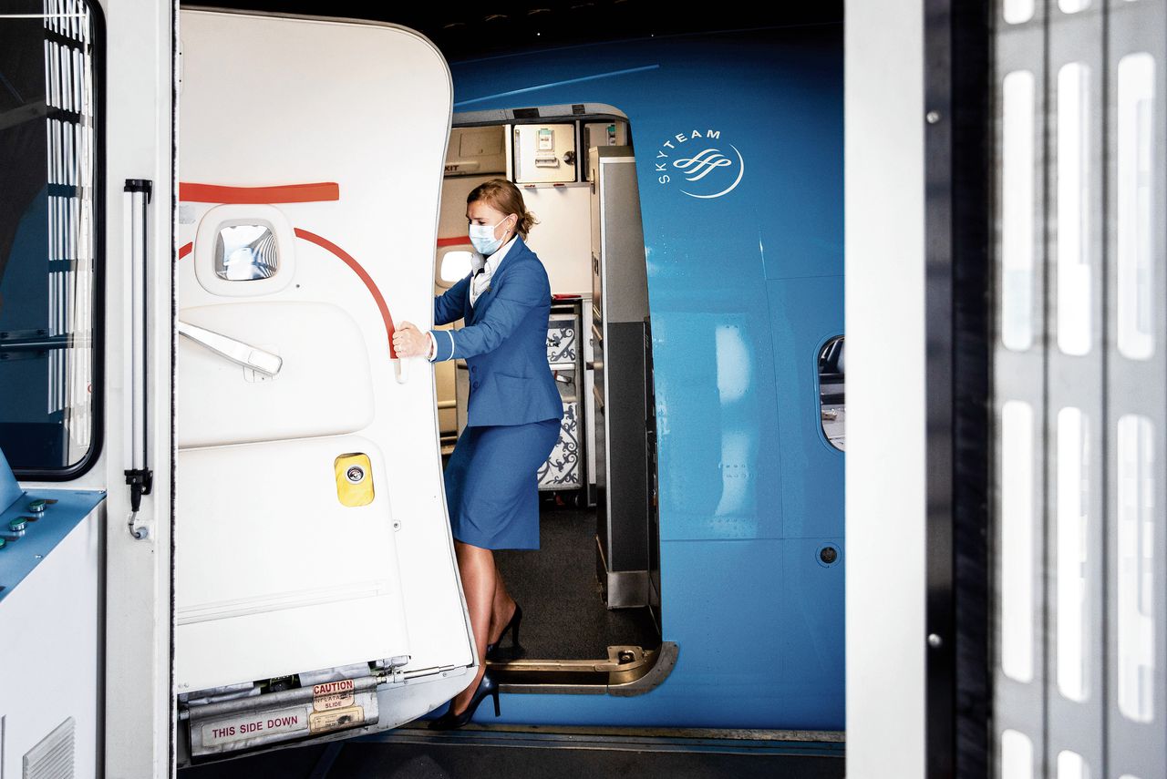 KLM, de grootste klant van Schiphol, vindt de voorgestelde tariefstijgingen buitenproportioneel en onverstandig.
