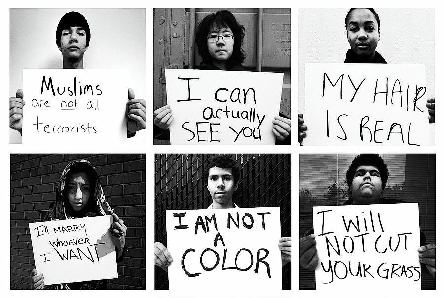Jongeren spreken zich uit tegen raciale vooroordelen.