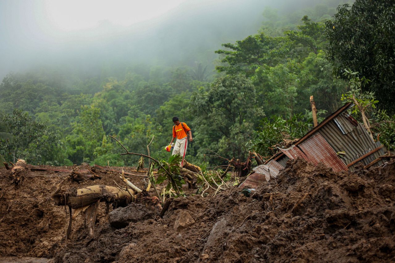 Dodental na aardverschuivingen Indonesië loopt op tot 68 