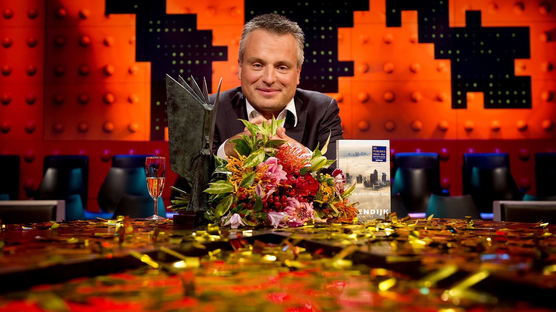 Joris Luyendijk wint NS Publieksprijs met Dit kan niet waar zijn - NRC