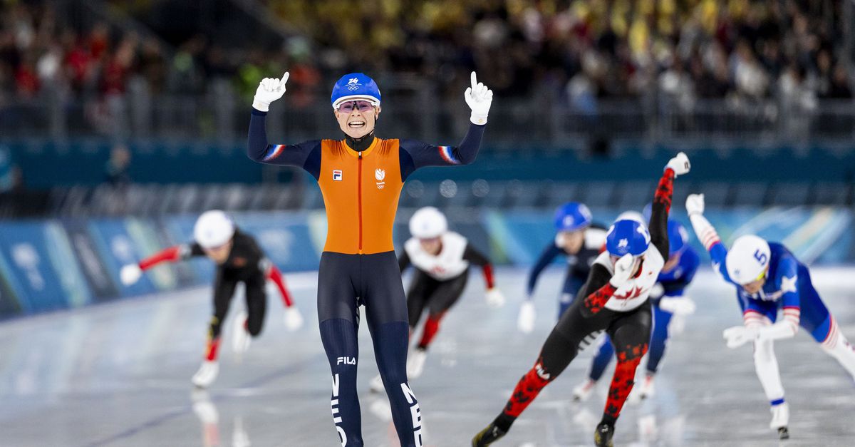 Na Bergsma wint ook Marijke Groenewoud, met hulp van Kerkhoff, goud bij de massastart