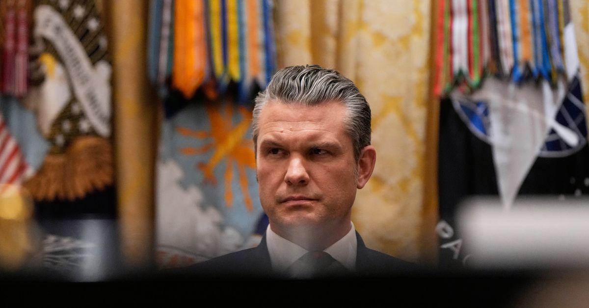 Steeds meer kritiek op oorlogsminister Hegseth vanwege de aanvallen op bootjes