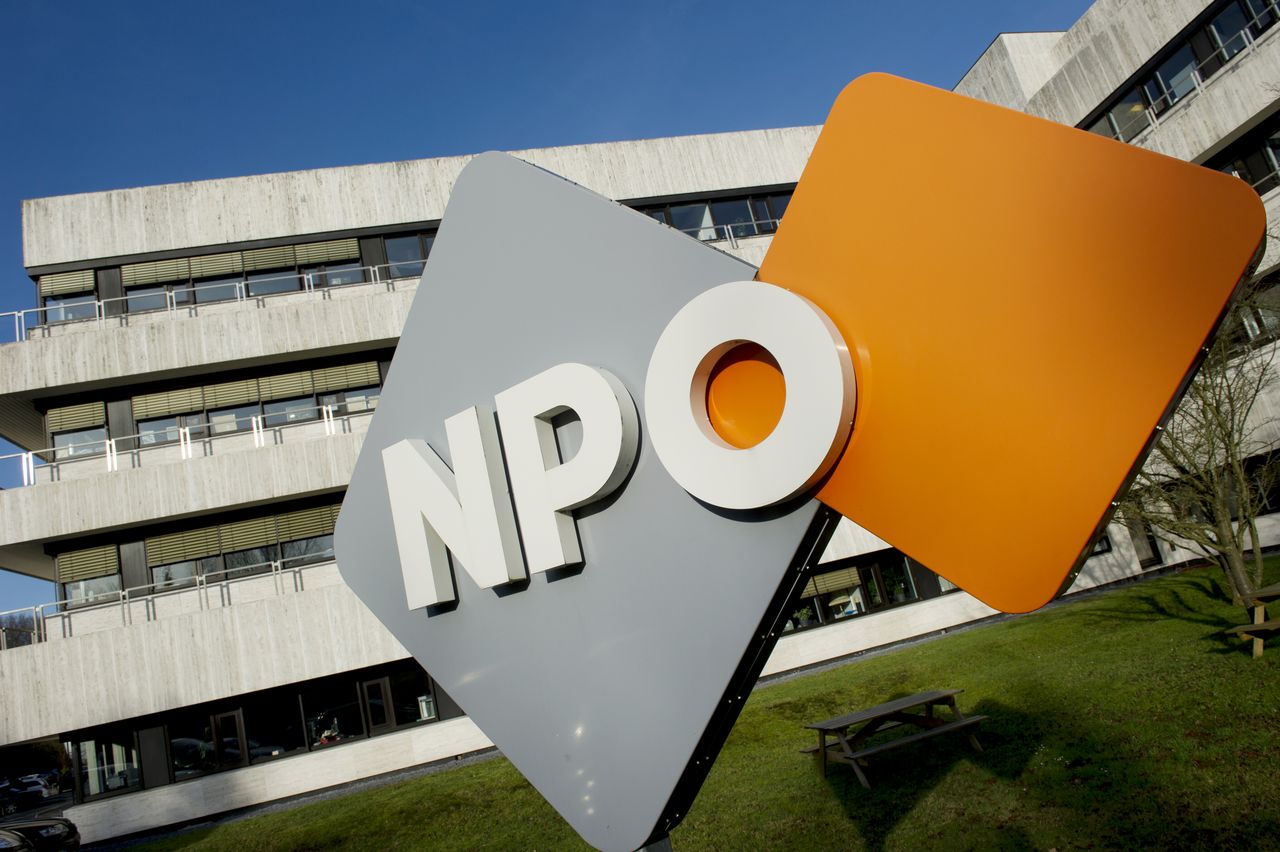 Het gebouw van de NPO (Nederlandse Publieke Omroep) op het terrein van het Mediapark in Hilversum.