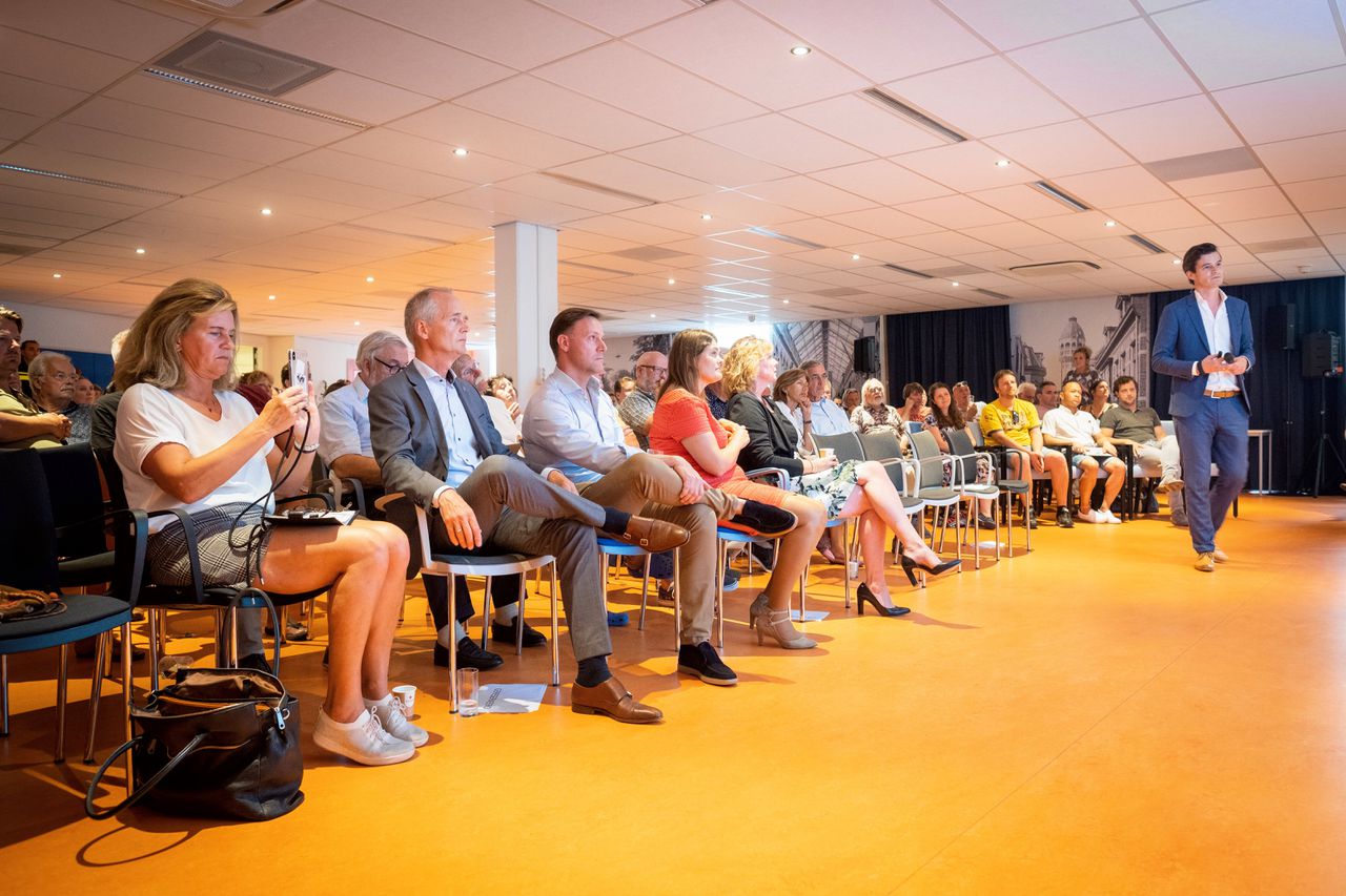 De gemeente Zandvoort organiseerde een informatie avond voor bewoners over de aankomende Formule 1.