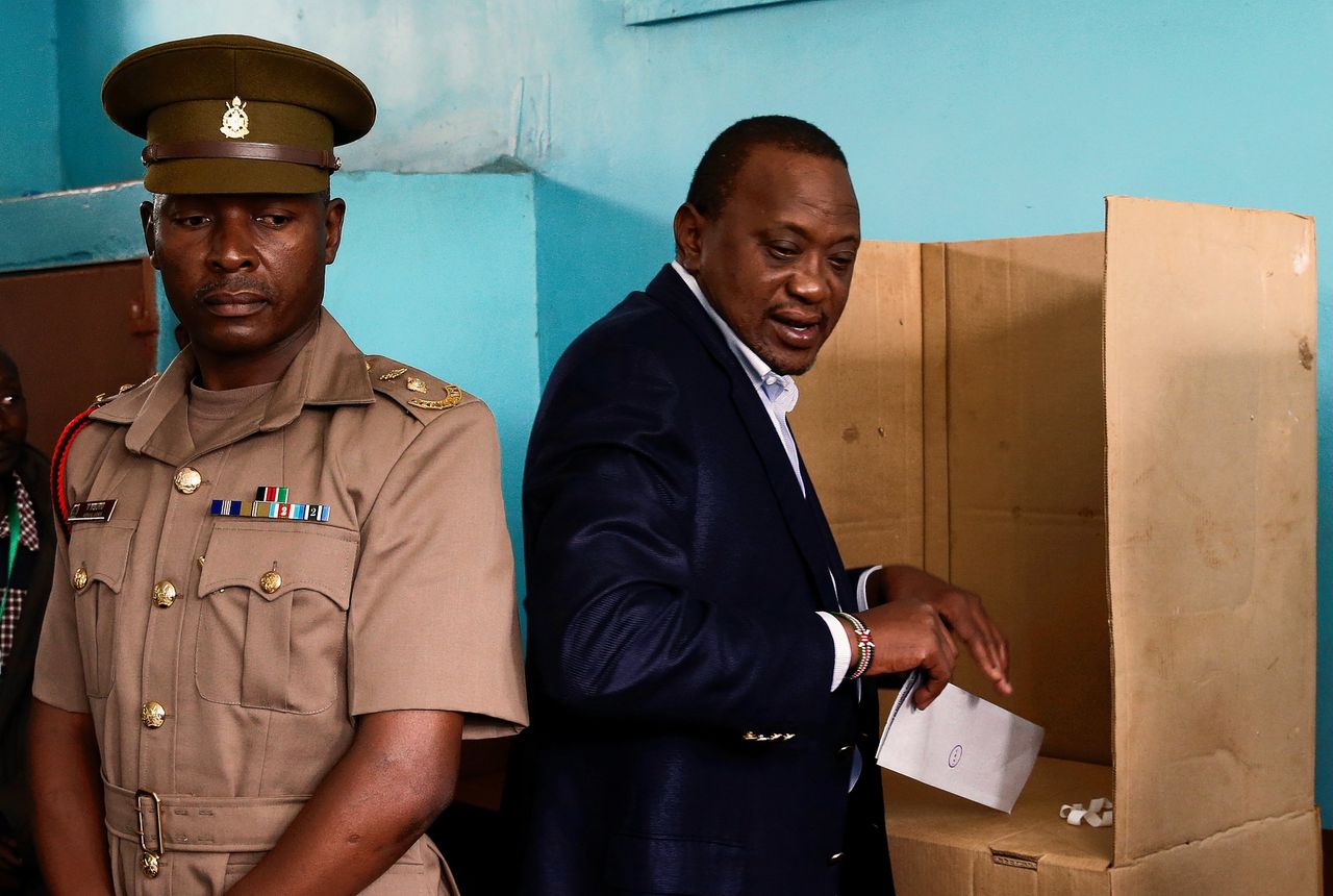 Uhuru Kenyatta tijdens de verkiezingen van eind oktober.