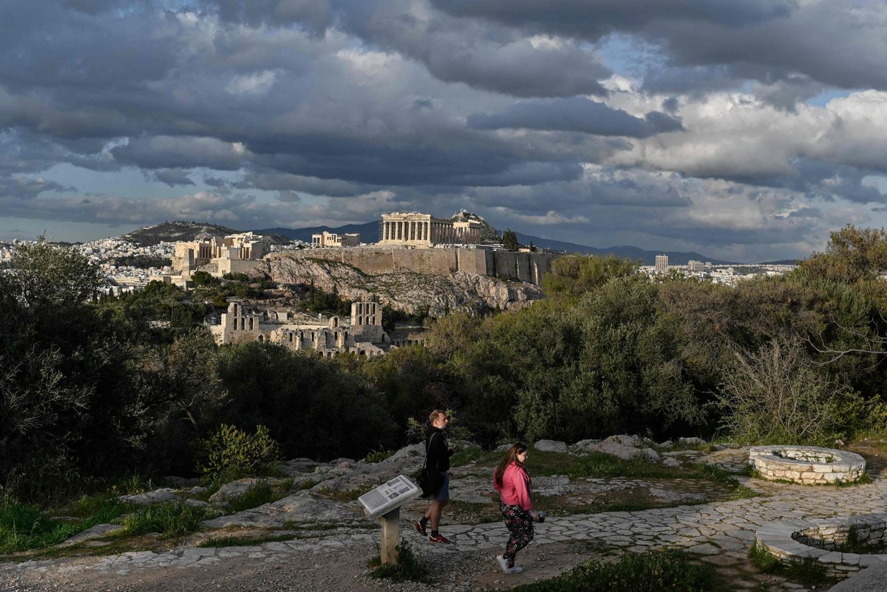 De Acropolis is weer te bewonderen sinds de Griekse overheid in maart archeologische openluchtlocaties heropende. Vooral Zuid-Europese landen hopen op een zo normaal mogelijk hoogseizoen.