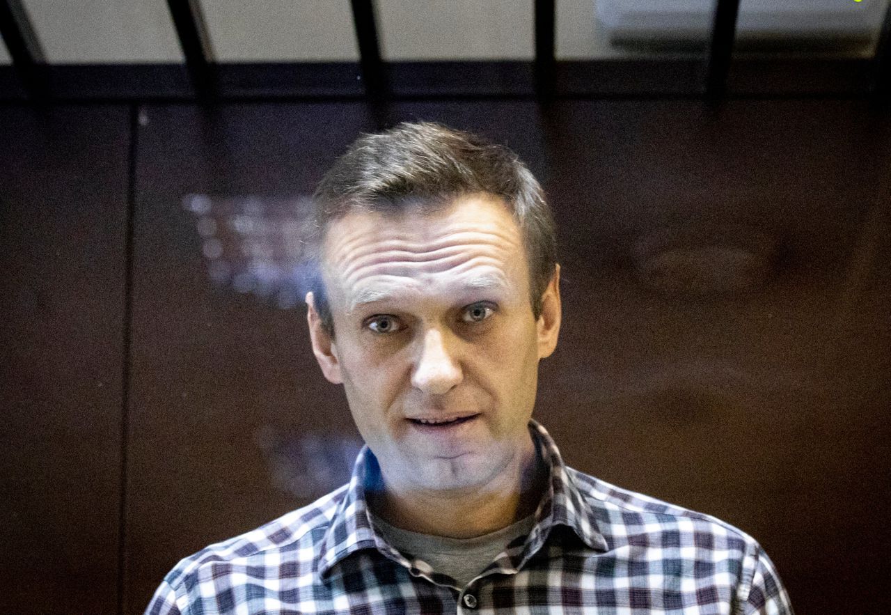 Navalny tijdens zijn rechtszaak in Moskou.