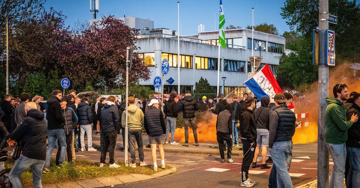 Opinie | Rellen bij azc’s worden verkeerd geanalyseerd