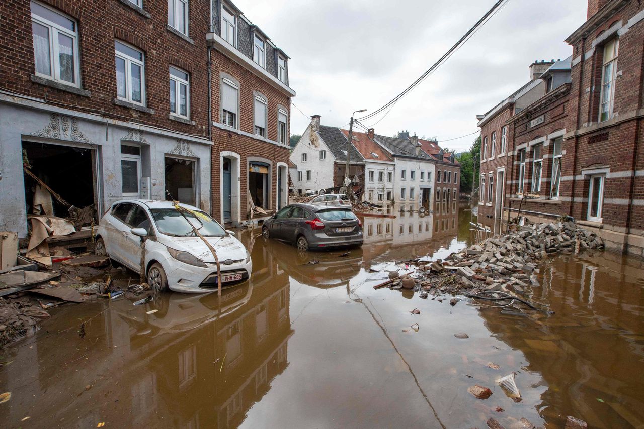 Schade na de overstromingen in het Belgische Pepinster op zaterdag.
