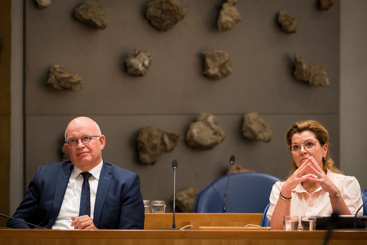 Henk Staghouwer, (Landbouw, CU) en Christianne van der Wal (Stikstof, VVD) tijdens het Kamerdebat.