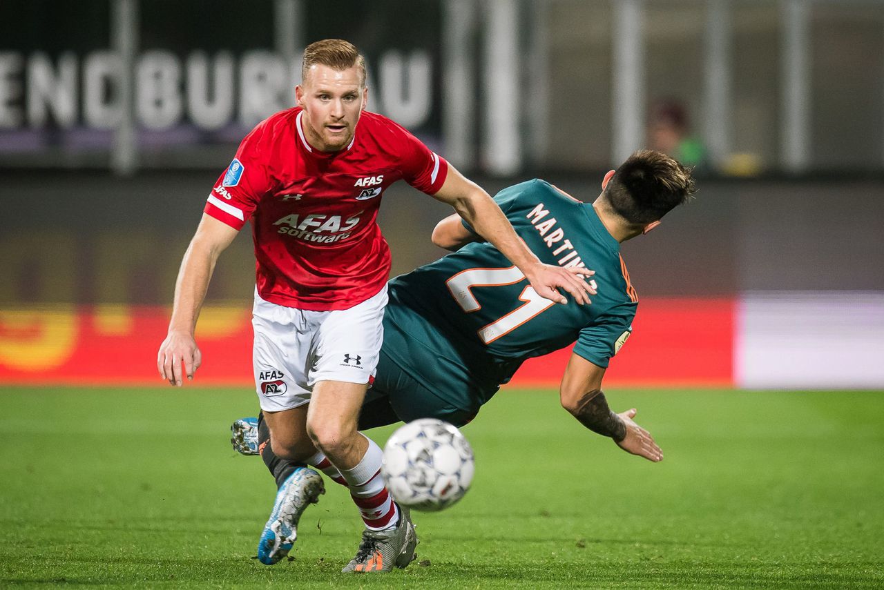 AZ wint topper van Ajax, hattrick Berghuis velt PSV 