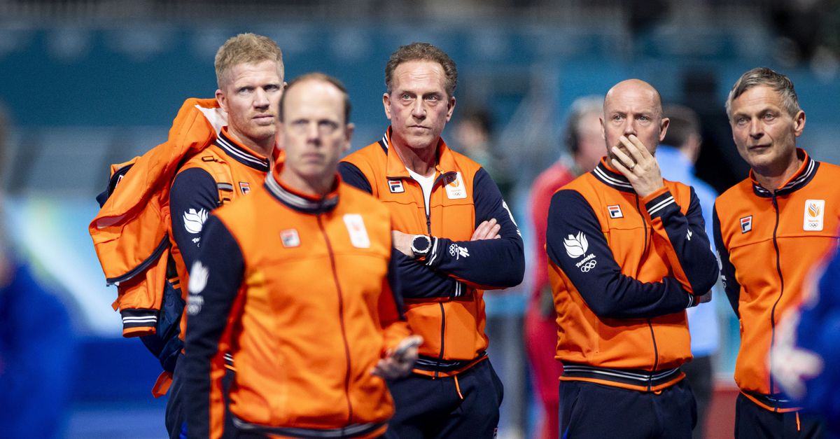 Zure gezichten na ploegenachtervolging: zilver voor Nederlandse vrouwen, mannen staan met lege handen