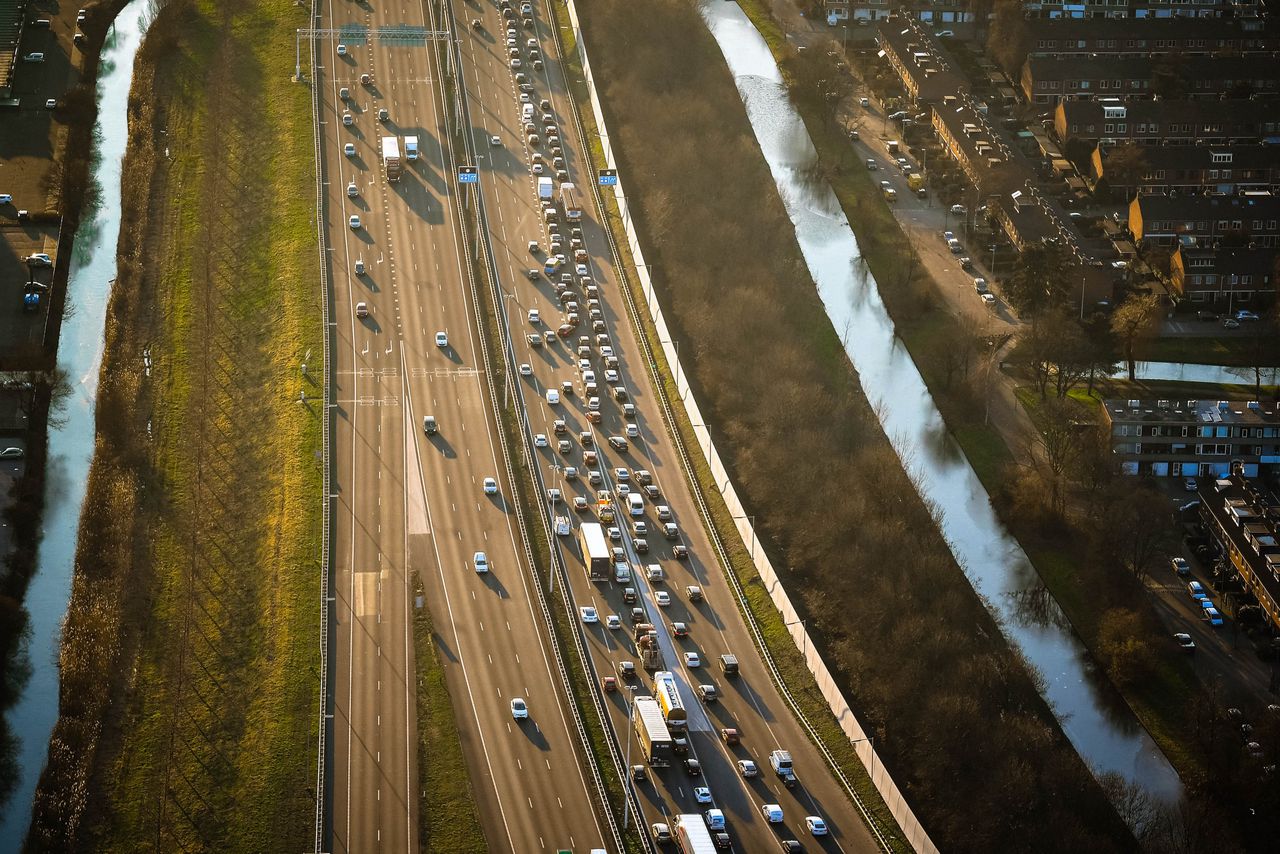 Naar verwachting rijden er in 2030 meer auto’s op de Nederlandse wegen dan nu