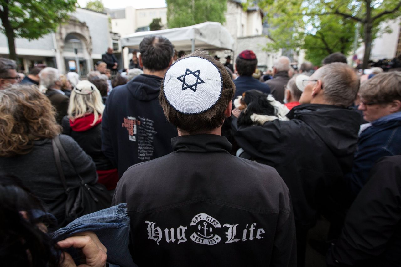 De bijeenkomst 'Berlin wears kippa' op 25 april 2018 in Berlijn, die werd gehouden uit solidariteit met de joodse gemeenschap.