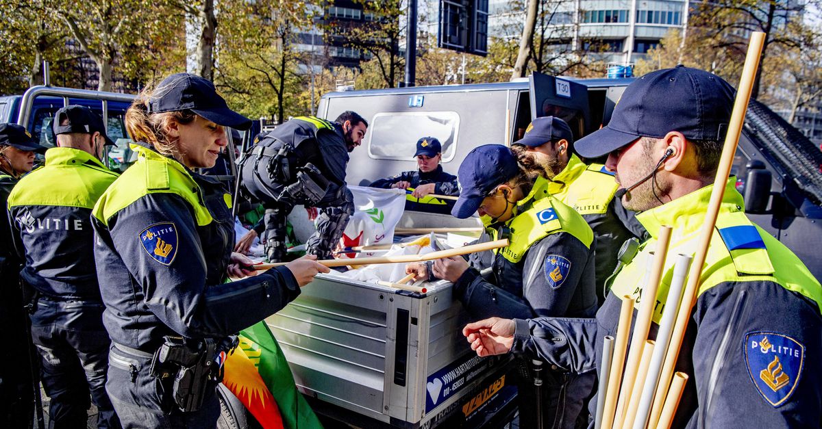 “Terwijl de kerstcoke nog onderweg is, is dit jaar al 28.000 kilo cocaïne onderschept” 28.000 kilo...:.