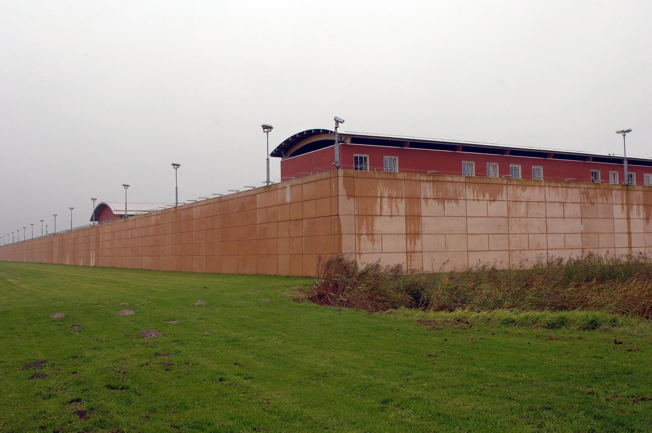 De gevangenis in Heerhugowaard, waar de zuuraanval op Miquillio W. in november plaatsvond.