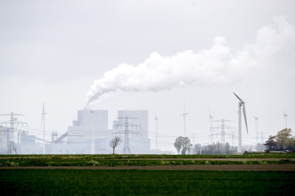 De kolencentrale in de Eemshaven. Als het aan het beoogde kabinet ligt gaan de vijf kolencentrales in Nederland uiterlijk in 2030 dicht.