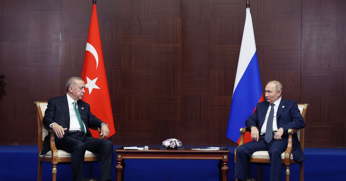 Турция отчаянно нуждается в России из-за денег и газа