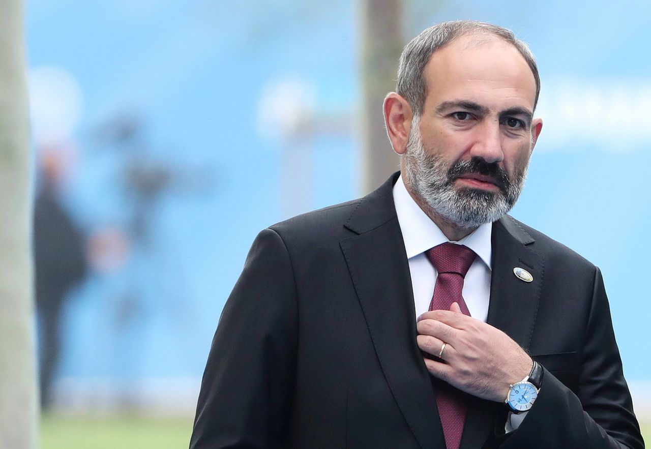 Armeense premier kondigt aftreden aan 