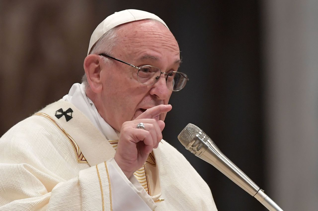 Paus veroordeelt naam ‘moeder aller bommen’ 