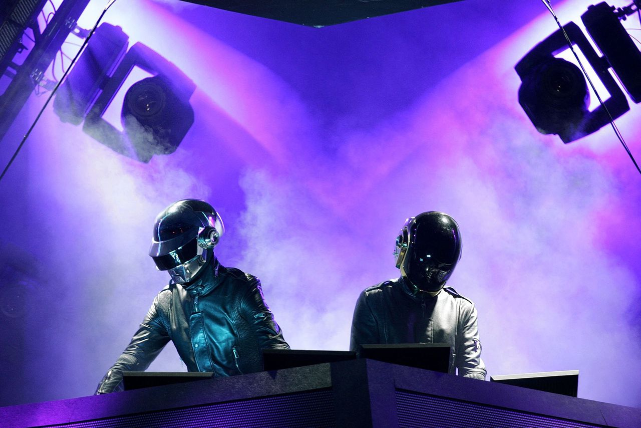 Het Franse duo Daft Punk in 2006 op het Coachella Music Fesival in Indio, Californië.