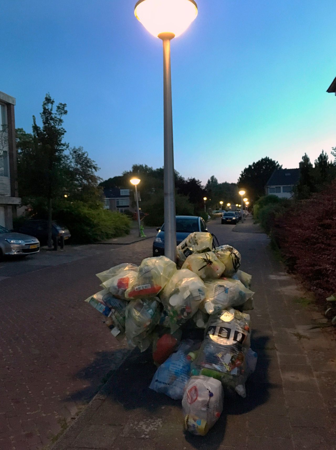 PMD-afval bij Amersfoort, juli 2018, waar het twee keer per maand wordt opgehaald.