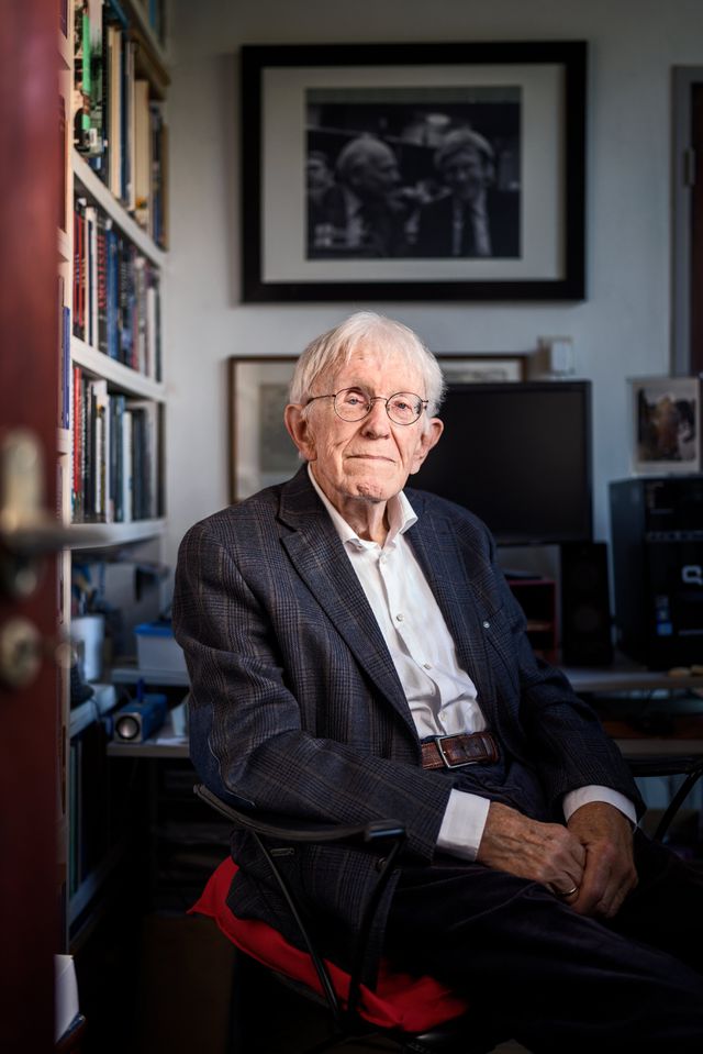 Bram Stemerdink was minister van Defensie namens de PvdA.