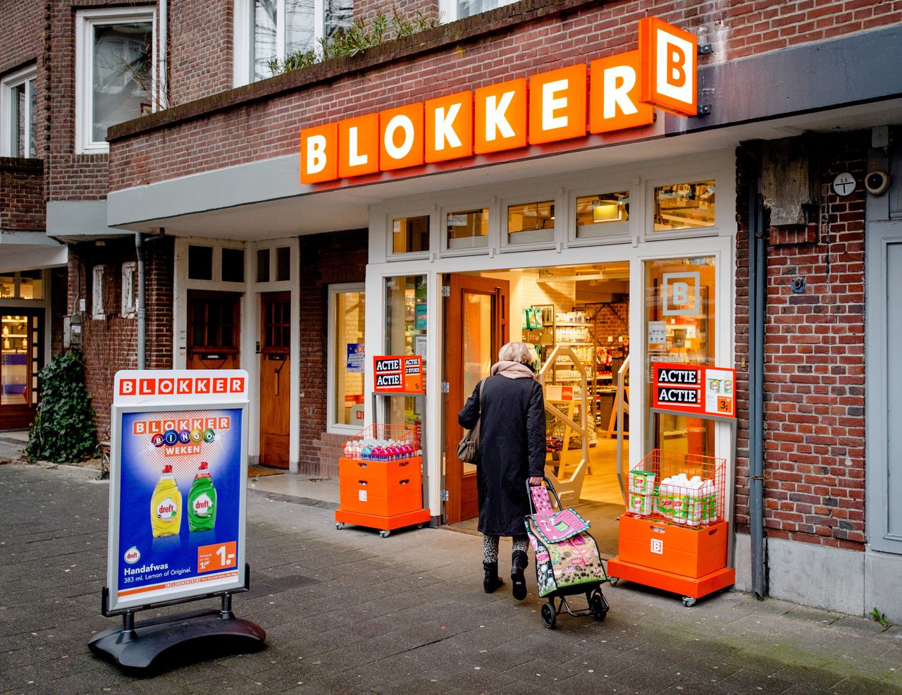 Klas Wieg kort Blokker stelt beursgang uit. 'We weten niet of we de volgende dag wel open  mogen' - NRC