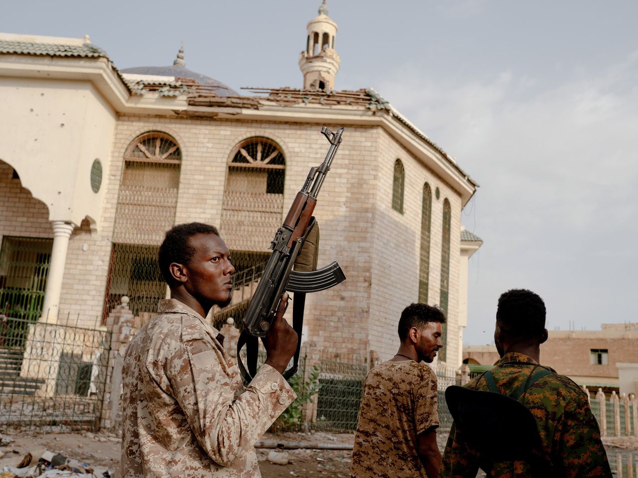Strijders van het Soedanese leger in Omdurman, vlakbij de hoofdstad Khartoem.