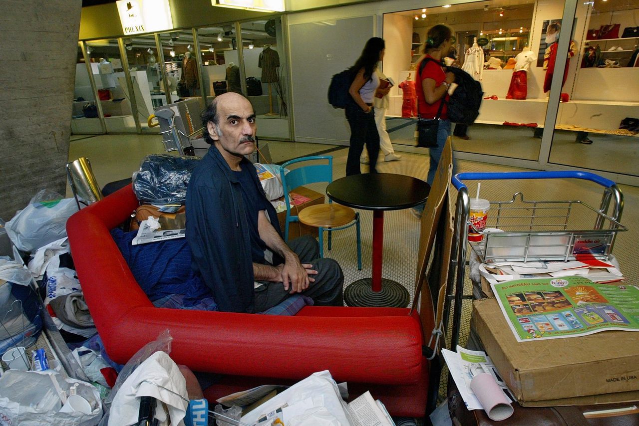 Iraniër die twaalf jaar vastzat op vliegveld in Parijs overleden 