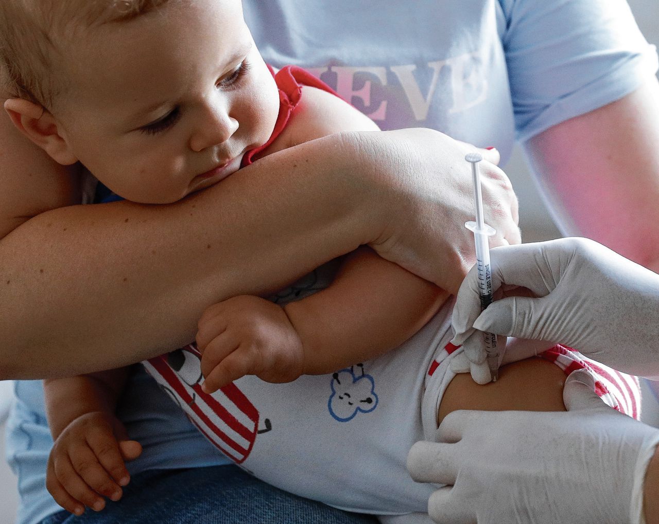 90,2 procent van de kinderen geboren in 2016 is volledig gevaccineerd, iets meer dan in 2018. Daarvoor is de vaccinatiegraad zes jaar op rij gedaald.