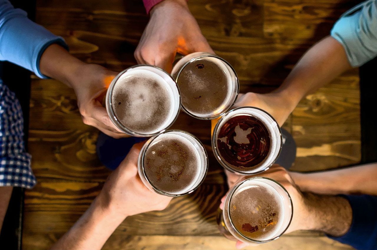 De bierschappen staan vol met alcoholvrij bier. We hebben tegenwoordig minder zin in ‘gewoon’ bier. Inmiddels doen zo ongeveer alle grote merken mee.