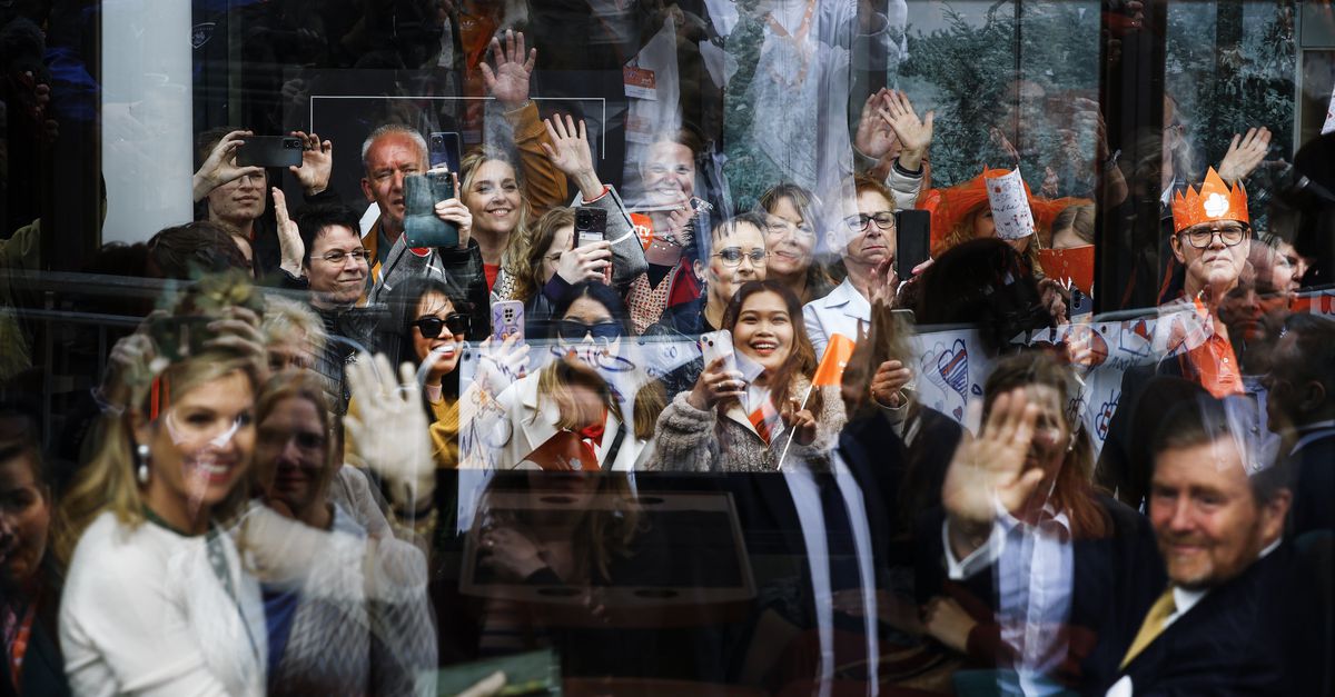 Koningsdag organiseren kost een gemeente miljoenen. ‘We hopen dat het onze regio in het zonnetje zet’