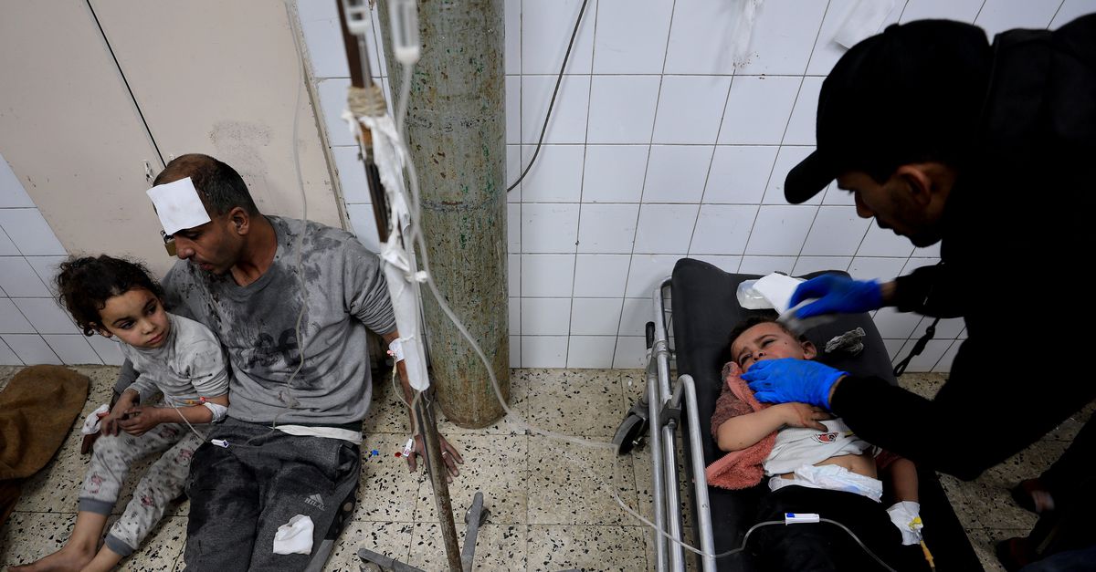 ‘Ik voelde me een slager, geen dokter’, zegt deze Australische arts die vrijwillig werkte in een ziekenhuis in Gaza-Stad