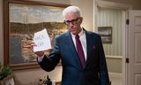 Ted Danson als Charles in ‘A Man on the Inside’. Foto Colleen E. Hayes/Netflix