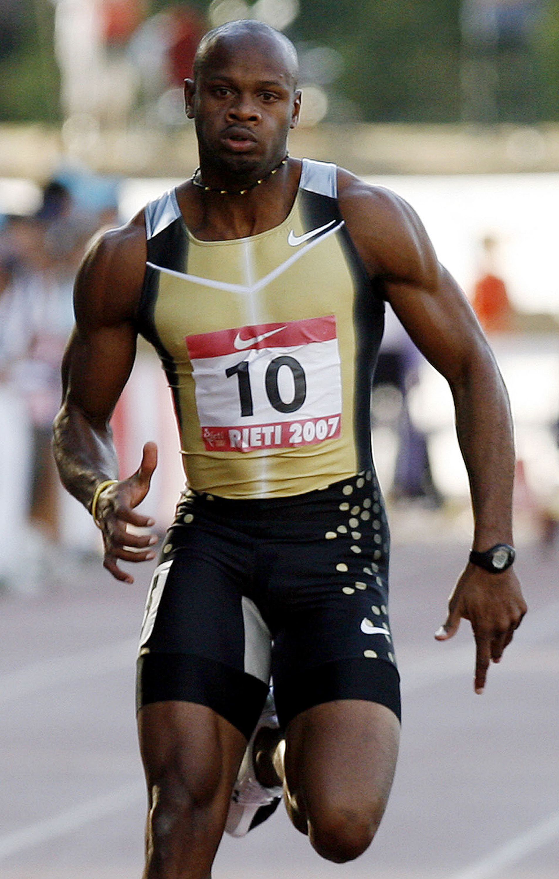 Спринтеры высокие. Асафа Пауэлл бегун. Усейн болт в 2007. Спринтер 100 бегун. Мышцы Асафа Пауэлл.