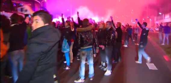 Pec Zwolle Krijgt Warm Nachtelijk Onthaal In Thuisstad Met Vuurwerk Nrc