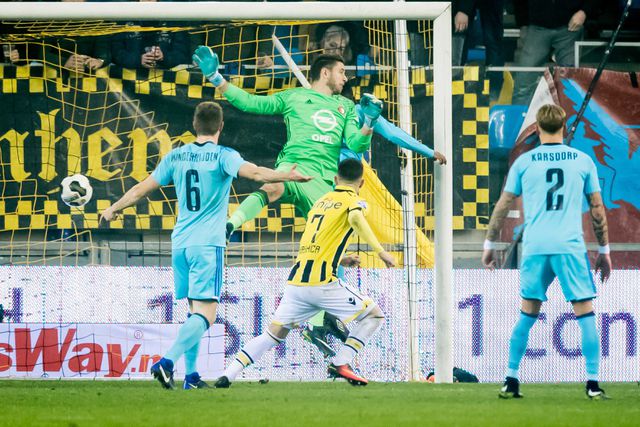 Vitesse schakelt bekerhouder Feyenoord uit - NRC