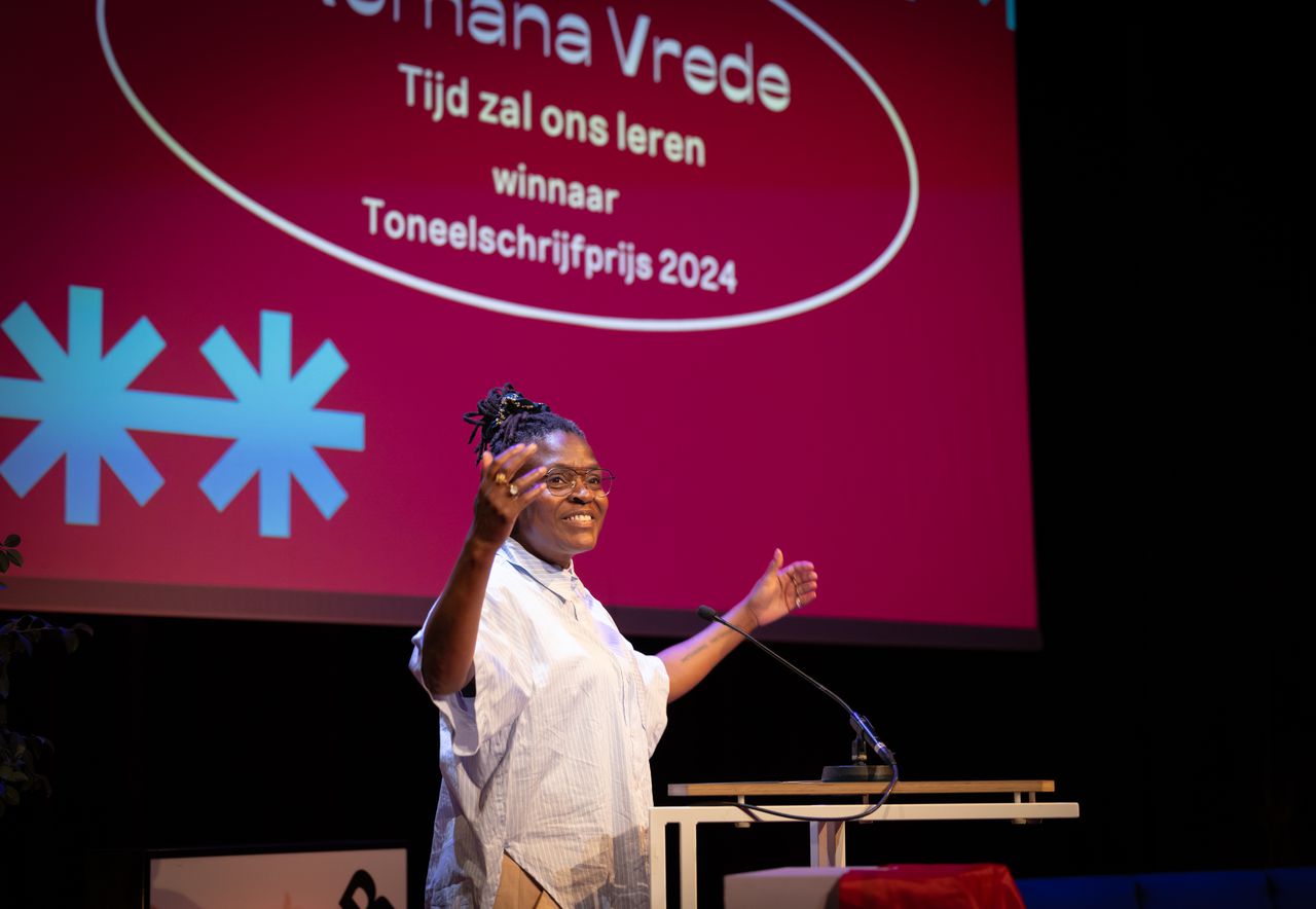 Romana Vrede gets Toneelschrijfprijs 2024 For ‘Time will teach us’