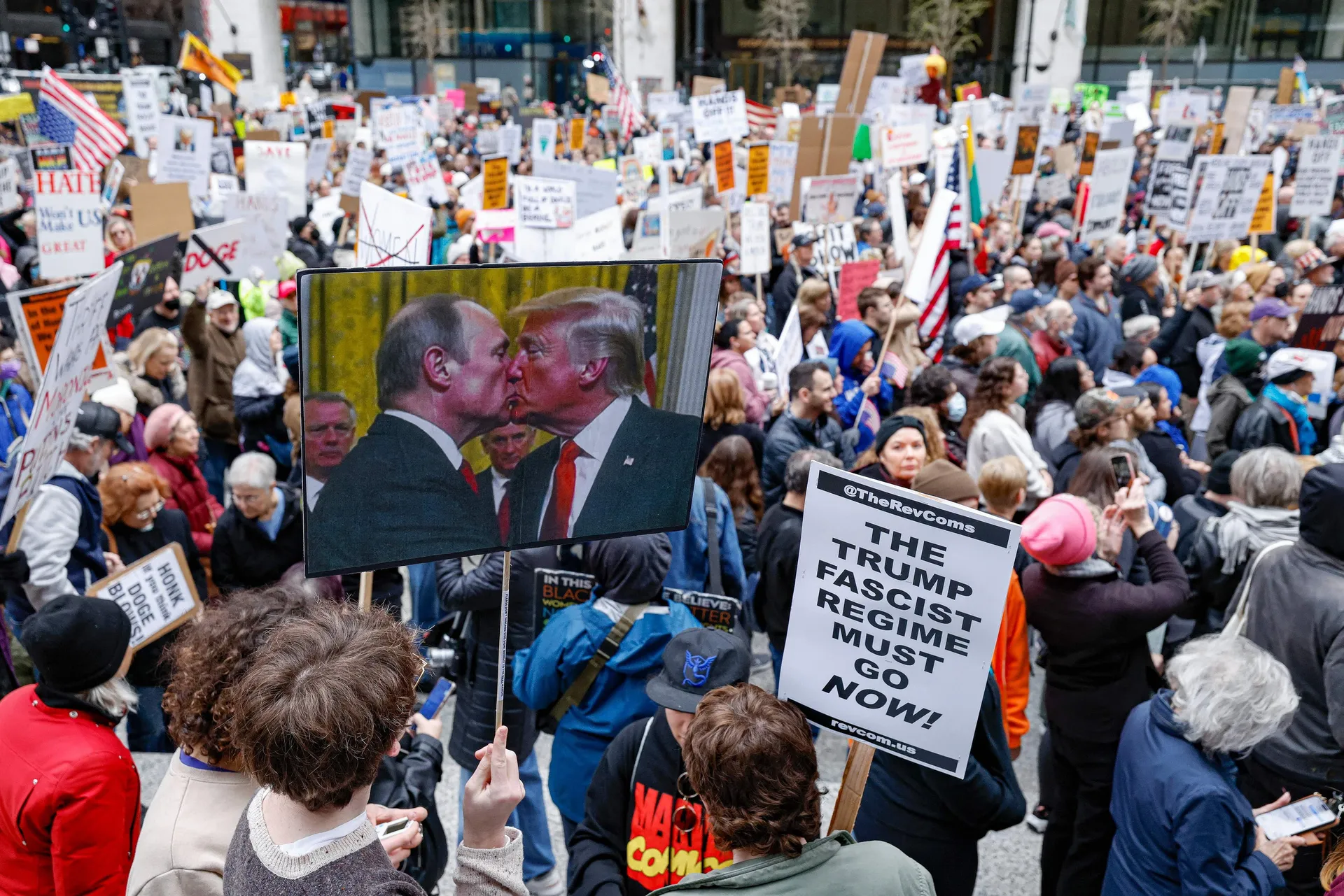 142 decreten, 1 wet en 9.600 miljard dollar verdampt: dit waren de