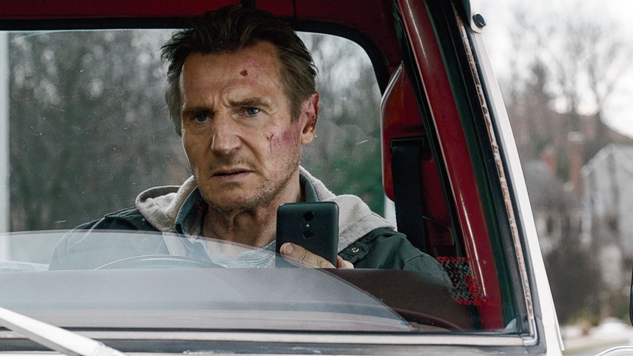 Liam Neeson ten strijde tegen corrupte agenten in ‘Honest ...