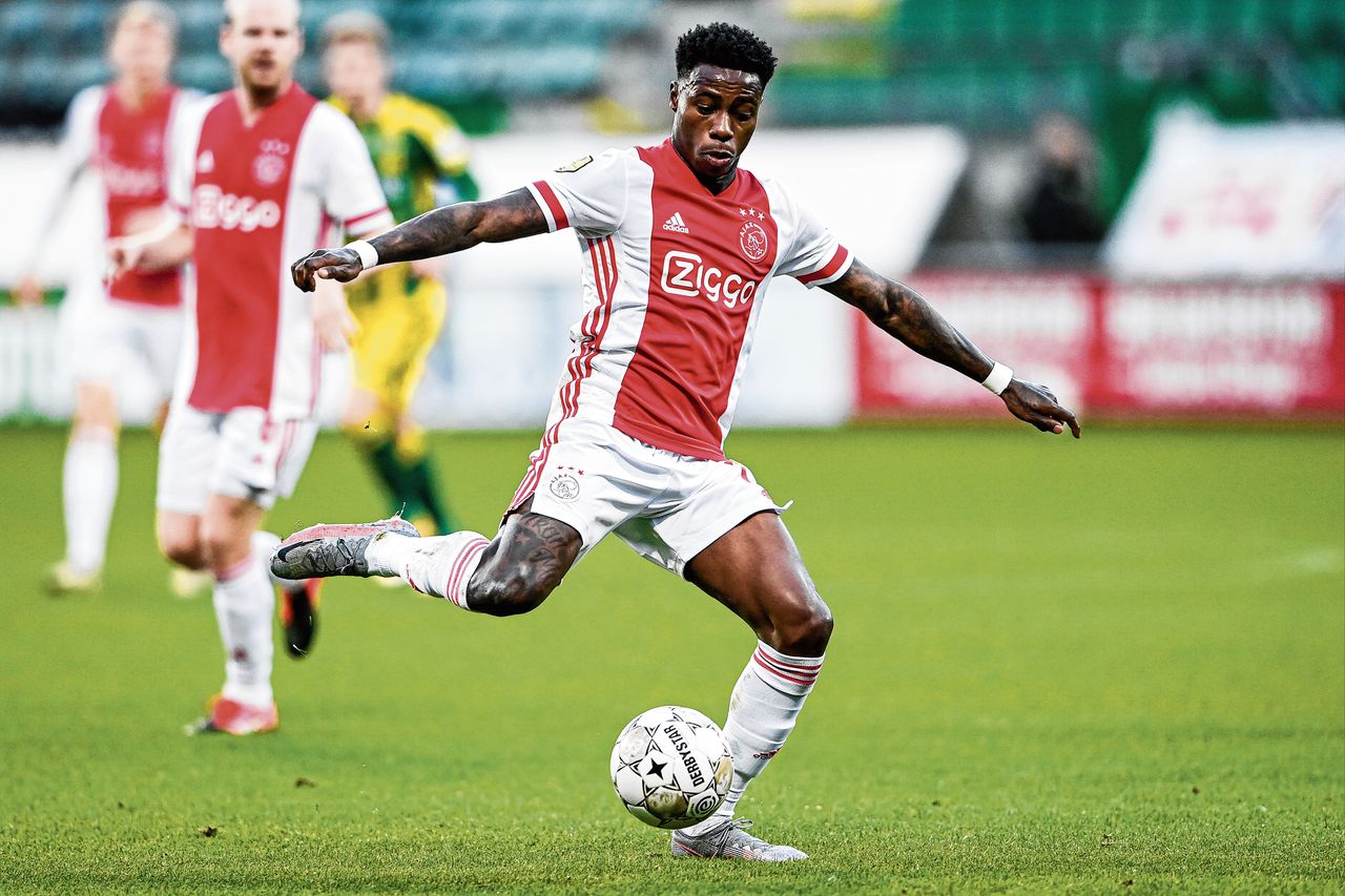 Quincy Promes speelde een week na zijn aanhouding, in de wedstrijd bij ADO Den Haag, weer mee bij Ajax.