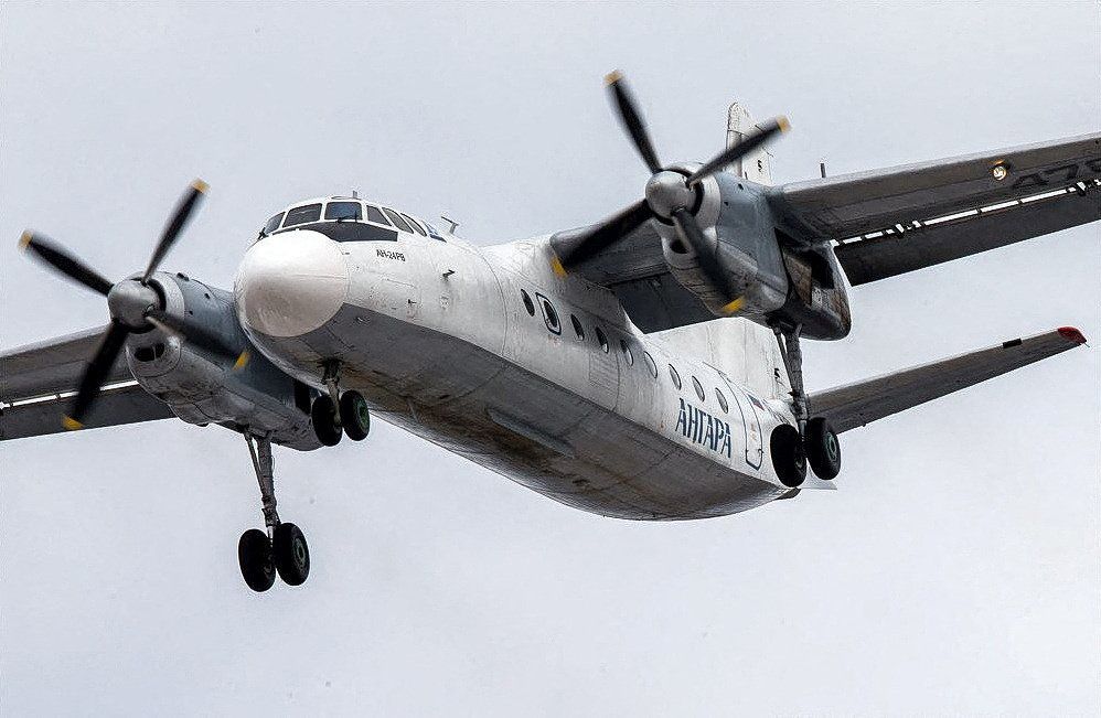 Russisch vliegtuig met tientallen passagiers neergestort, wrakstukken teruggevonden